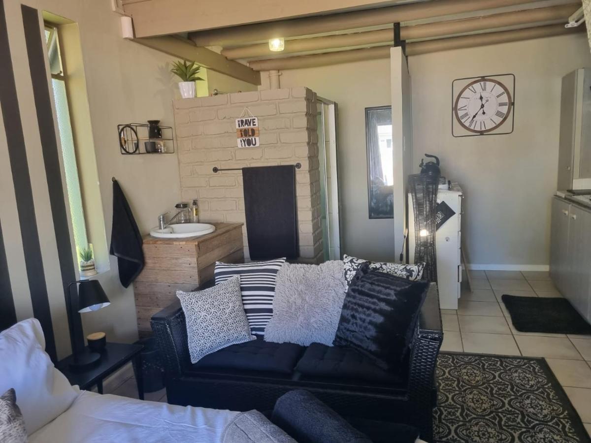 Angel 8 Airbnb Apartment 2 Robertson Exterior foto